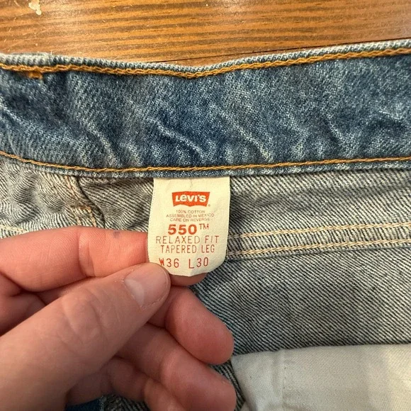 Vtg Levi's 550 Jeans Mens 36x30 Relaxed Fit Tapered Leg 5-Pocket Denim Blue 90s - Picture 2 of 8